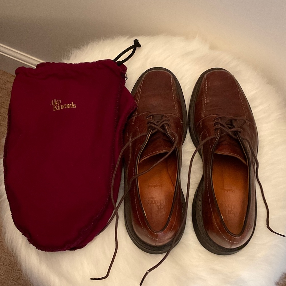 Allen Edmonds brown shows size 8 1/2